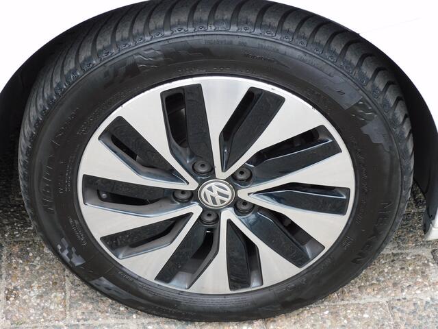 Volkswagen POLO 1.0 BlueMotion Edition TOPSTAAT! DEALER ONDERHOUDEN! APPLE/ANDROID! CRUISE! AIRCO! LM VELGEN!