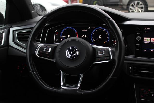 Volkswagen POLO 1.0 TSI Highline 3x R-line / Full option! / Panoramadak / Camera / Virtual Cockpit / Keyless / 17'' / Dynaudio / Winterpakket / LED Koplampen / Navigatie / DAB / ACC