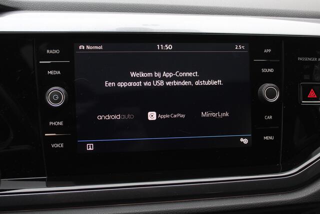 Volkswagen POLO 1.0 TSI Highline 3x R-line / Full option! / Panoramadak / Camera / Virtual Cockpit / Keyless / 17'' / Dynaudio / Winterpakket / LED Koplampen / Navigatie / DAB / ACC