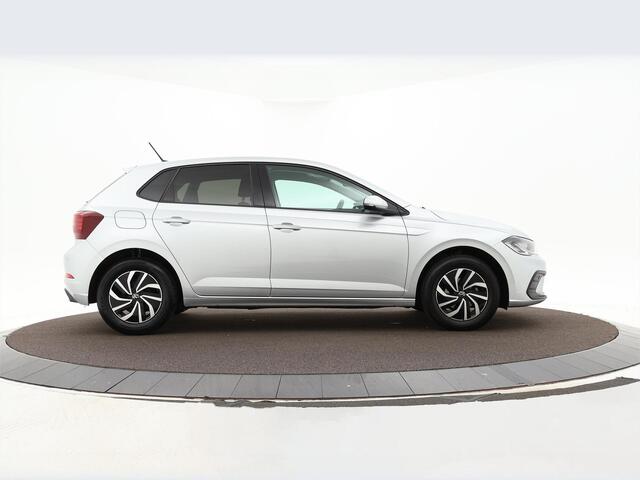 Volkswagen POLO 1.0 Tsi 95pk DSG Life Edition · Camera · Apple/Android Car play · P-Sensoren · Getint Glas · 15'' Inch · Garantie t/m 22-09-2028 of 100.000km