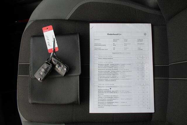 Volkswagen POLO 1.0 TSI Highline AUTOMAAT/Virtual cockpit/Navigatie/Adaptive cruise control/Achteruitrijcamera/Parkeersensoren/Apple carplay/Climate control/Stoelverwarming/Multifunctioneel stuurwiel/16'' Lichtmetalen velgen.