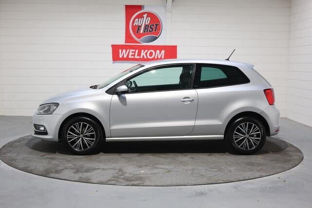 Volkswagen POLO 1.0 Comfortline Edition All stars, Climate control, Cruise control, Parkeersensoren achter, 15 inch lichtmetaal met all season banden, Stoelverwarming