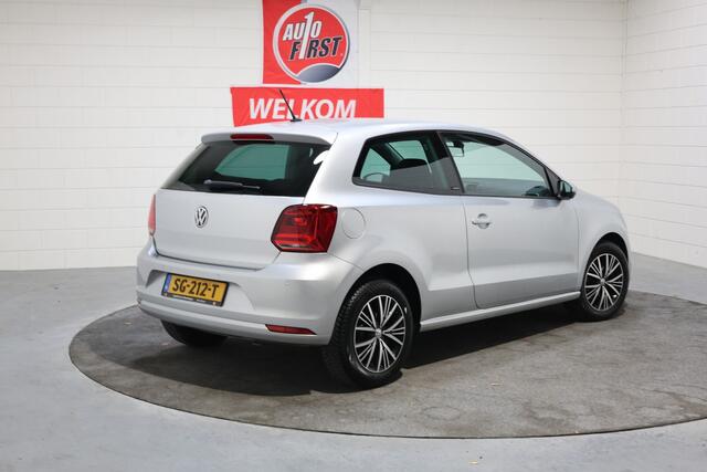 Volkswagen POLO 1.0 Comfortline Edition All stars, Climate control, Cruise control, Parkeersensoren achter, 15 inch lichtmetaal met all season banden, Stoelverwarming