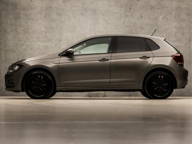 Volkswagen POLO 1.0 TSI Sportline (APPLE CARPLAY, GETINT GLAS, PARKEERSENSOREN, SPORTSTOELEN, ADAPTIVE CRUISE, LED ACHTERLICHTEN, NIEUWE APK, NIEUWSTAAT)