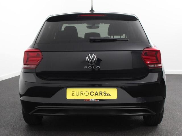 Volkswagen POLO 1.0 TSI 110pk Highline Navigatie Apple Carplay/Android Auto Parkeersensoren Stoelverwarming Ledverlichting Getinte ramen Climate Control