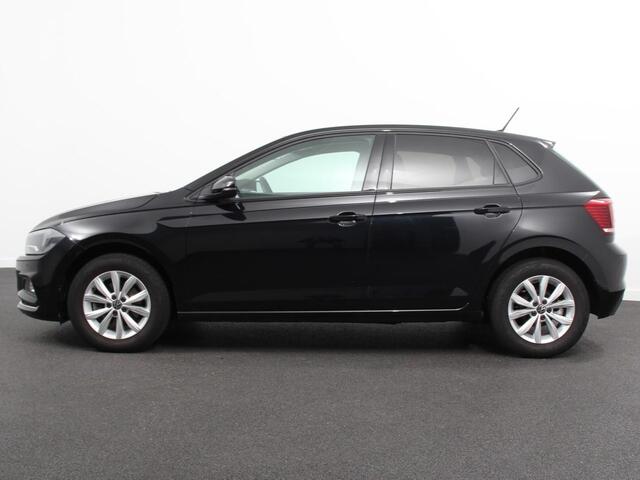Volkswagen POLO 1.0 TSI 110pk Highline Navigatie Apple Carplay/Android Auto Parkeersensoren Stoelverwarming Ledverlichting Getinte ramen Climate Control