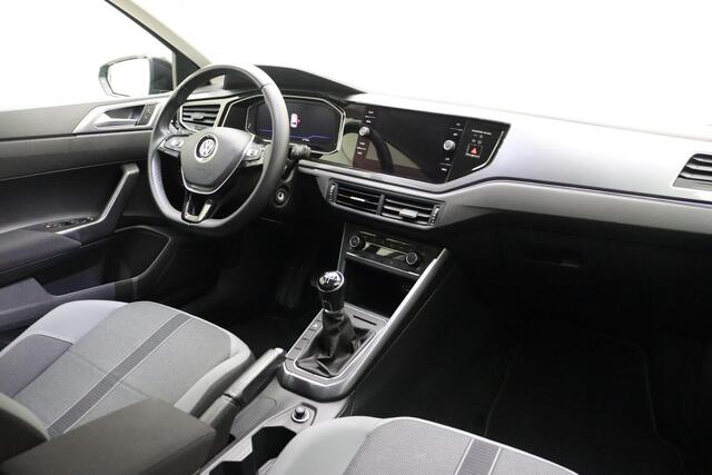Volkswagen POLO 1.0 TSI Highline 95 PK | Handgeschakeld | Climate Control | Stoelverwarming | Navigatie | Cruise Control | Licht metalen velgen | Bluetooth | USB