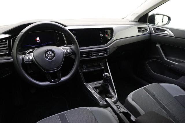 Volkswagen POLO 1.0 TSI Highline 95 PK | Handgeschakeld | Climate Control | Stoelverwarming | Navigatie | Cruise Control | Licht metalen velgen | Bluetooth | USB