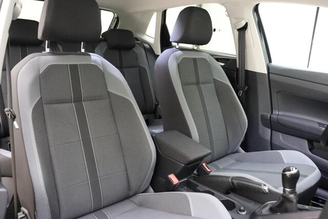 Volkswagen POLO 1.0 TSI Highline 95 PK | Handgeschakeld | Climate Control | Stoelverwarming | Navigatie | Cruise Control | Licht metalen velgen | Bluetooth | USB