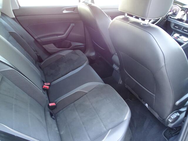 Volkswagen POLO 1.0 TSI R-Line AUTOMAAT-DSG|LED KOPLAMEN IQ|LED ACHTERLICHTEN IQ| NAVIGATIE|ACHTERUIT RIJ CAMERA|STOELVERWARMING|ADAPTIVE CRUISE CONTROL|