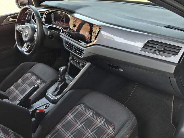 Volkswagen POLO 2.0 TSI GTI | PANORAMA | CAMERA | BEATS | STOELVERWARMING | LED PLUS |