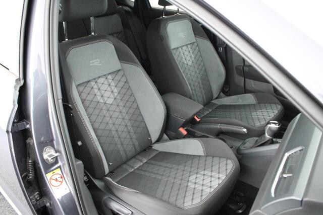 Volkswagen POLO 1.0 TSI 95pk 2x R-Line Camera Stoelverwarming Virtual Cockpit Navigatie