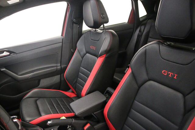 Volkswagen POLO GTI Edition 25 2.0 TSI 207pk DSG Automaat Panoramadak, Beats audio, LED matrix koplampen, Adaptive cruise control, Navigatie, Achteruitrijcamera, Stoelverwarming