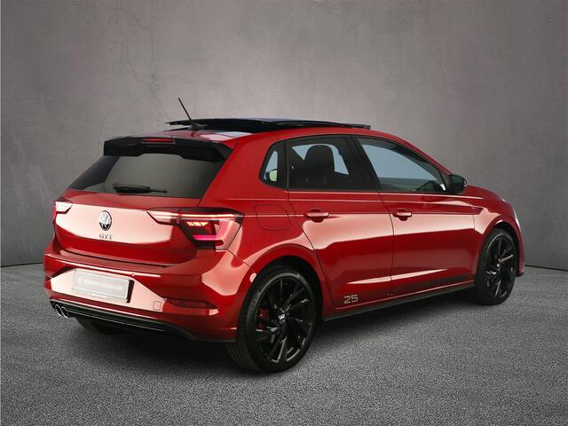 Volkswagen POLO GTI Edition 25 2.0 TSI 207pk DSG Automaat Panoramadak, Beats audio, LED matrix koplampen, Adaptive cruise control, Navigatie, Achteruitrijcamera, Stoelverwarming