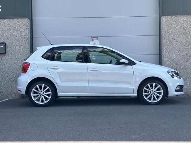 Volkswagen POLO 1.2 TSI Highline Automaat 1 Eigenaar Airco Navi Stoelverwarming