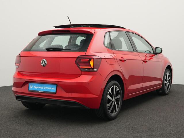 Volkswagen POLO 1.0 TSI 95 pk DSG Beats | Panoramadak | Trekhaak | Parkeersensoren voor/achter | Adative Cruise