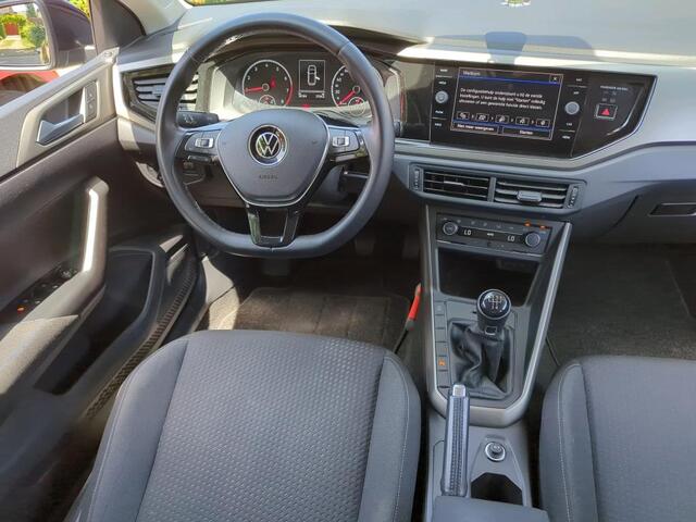 Volkswagen POLO 1.0 TSI R-Line Edition Executive Navigatie / App-connect / 16"LM Velgen / Extra getint glas / Parkeersensoren / R-Line exterieur