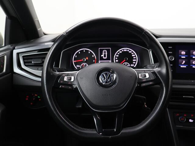 Volkswagen POLO 1.0 TSI Highline | 95 PK | Navigatiesysteem | Parkeersensoren | Adaptive cruise control | Apple Carplay/Android Auto |