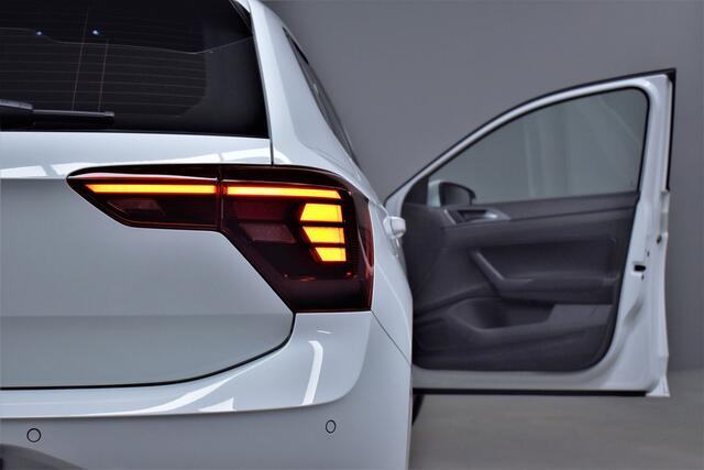 Volkswagen POLO 1.0 TSI 96pk DSG R-Line Business Pano/Carplay/Virtual/Camera/Climate/Pdc