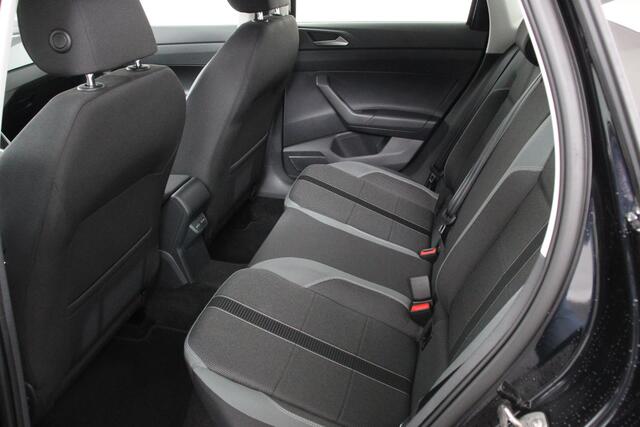 Volkswagen POLO 1.0 TSI DSG Highline Navigatie Climate Control Cruise Control DAB Bluetooth Lichtmetalen velgen