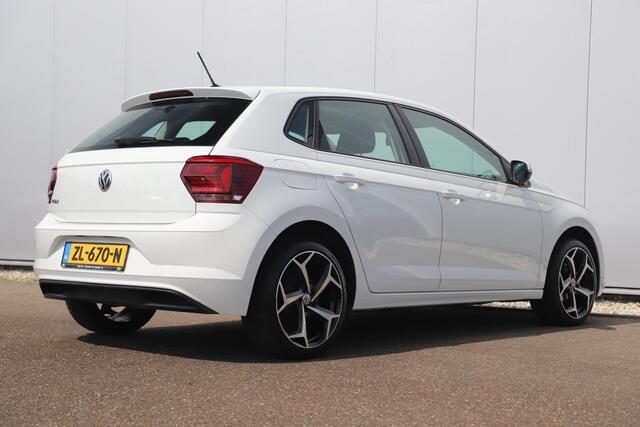 Volkswagen POLO 1.0 TSI Comfortline 95PK NAP! Carplay Android Navigatie Airco Adaptive Cruise 17 inch R-Line Zwarte/Gepolijste Velgen Nieuwe All-Seasons!