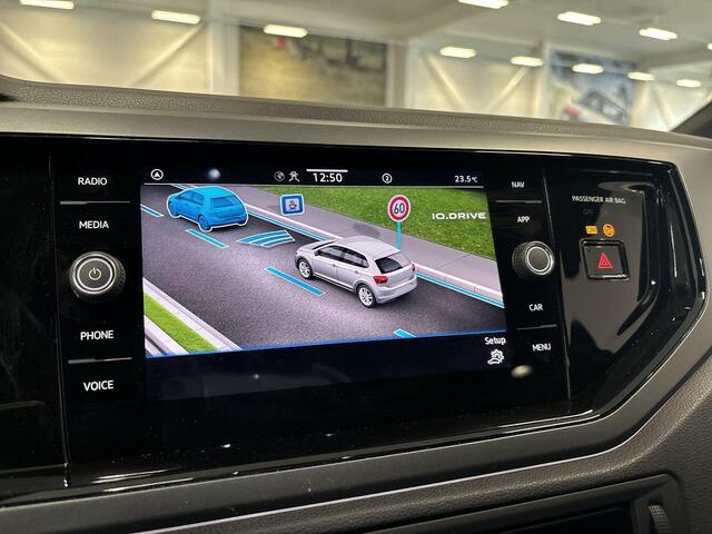 Volkswagen POLO 1.0 Tsi 95pk R-Line · Apple/Android Car Play · P-Sensoren · Navi · IQ.light · Stoelverwarming · 16'' Inch ·