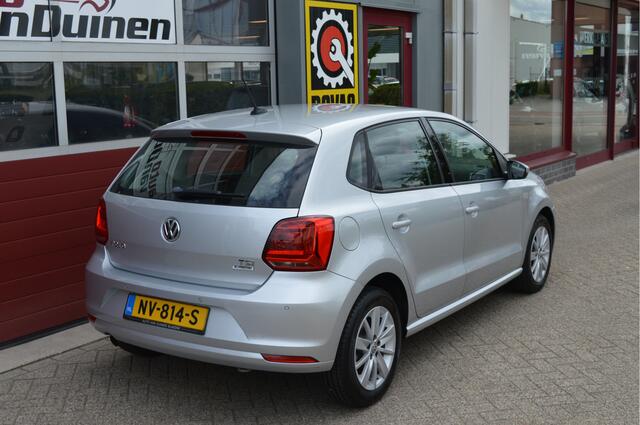 Volkswagen POLO 1.2 TSI Comfortline Business R O.a: Navi, Cruise, Pdc voor en achter, Carplay, 15 inch L.m., Etc... Rijklaar! All-in prijs!