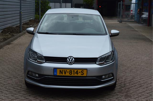 Volkswagen POLO 1.2 TSI Comfortline Business R O.a: Navi, Cruise, Pdc voor en achter, Carplay, 15 inch L.m., Etc... Rijklaar! All-in prijs!