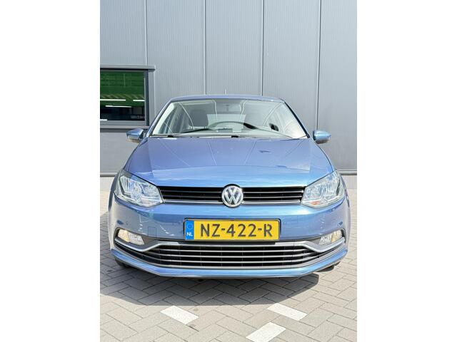 Volkswagen POLO 1.2 TSI Comfortline Business R 90 PK | Navigatie | Airco | Apple CarPlay | Android auto | Cruise control | Parkeersensoren | Trekhaak | Lichtmetalen velgen |
