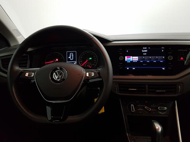 Volkswagen POLO 1.0 TSI DSG Comfortline Navigatie Airco Parkeer Sensoren Stoelverwarming Lichtmetalen Velgen Armsteun Led