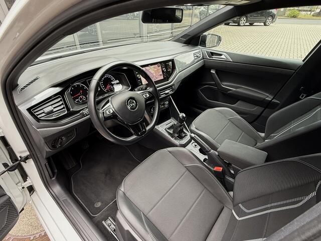 Volkswagen POLO 1.0 TSI 96PK *!* HIGHLINE *!* NAVI/ CARPLAY/ 16''LMV/ STOELVERW/ PRIVACY GLAS *!*
