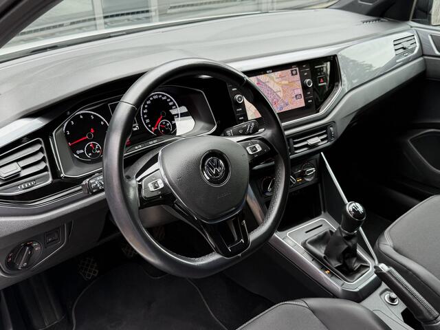 Volkswagen POLO 1.0 TSI 96PK *!* HIGHLINE *!* NAVI/ CARPLAY/ 16''LMV/ STOELVERW/ PRIVACY GLAS *!*