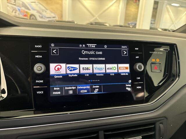 Volkswagen POLO 1.0 TSI 95pk DSG R-Line · Camera · Apple/Android Car Play · P-Sensoren · Getint Glas · 16'' Inch · Garantie t/m 17-11-2028 of 100.000km