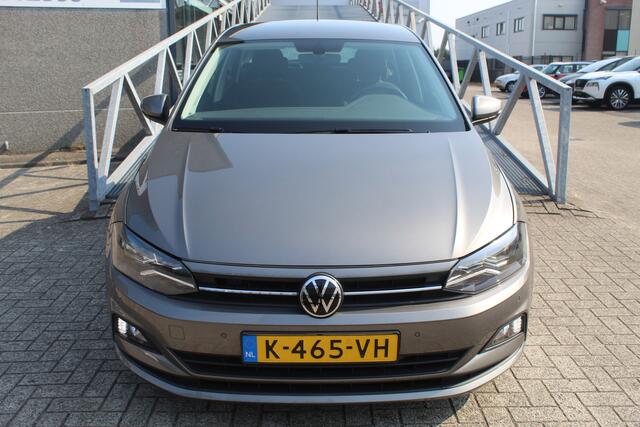 Volkswagen POLO 1.0 TSI Highline Automaat/Virtual cockpit/Adaptive cruise control/Parkeersensoren rondom/Apple carplay/DAB/Airco.
