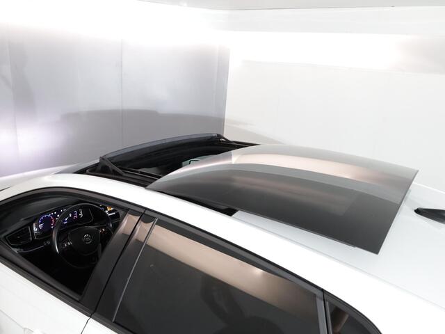 Volkswagen POLO 1.0 TSI Highline 95 pk | Navigatie | Panoramadak | Parkeersensoren | LED koplampen | Apple Carplay/Android Auto | Voll. digitaal instrumentenpaneel | R-Line exterieur |