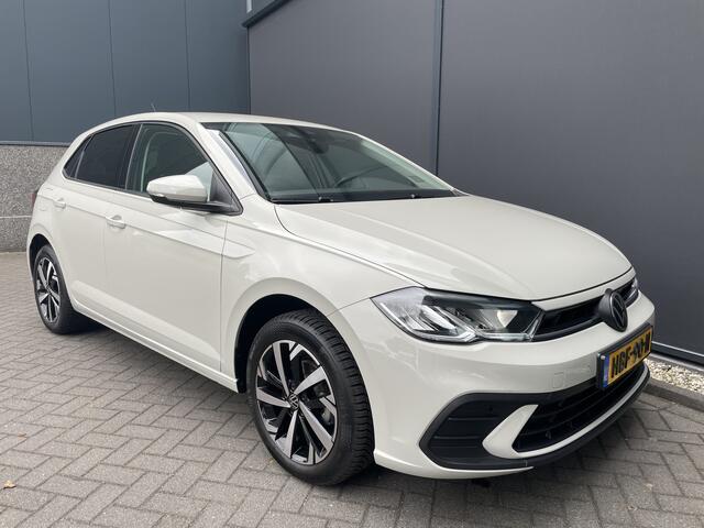Volkswagen POLO 1.0 TSI Life Edition Airco - Achteruitrijcamera - Parkeersensoren achter - Stuur leder - Multifunctioneel stuurwiel - Cruise control - Climate control - Stoelverwarming - Apple carplay -