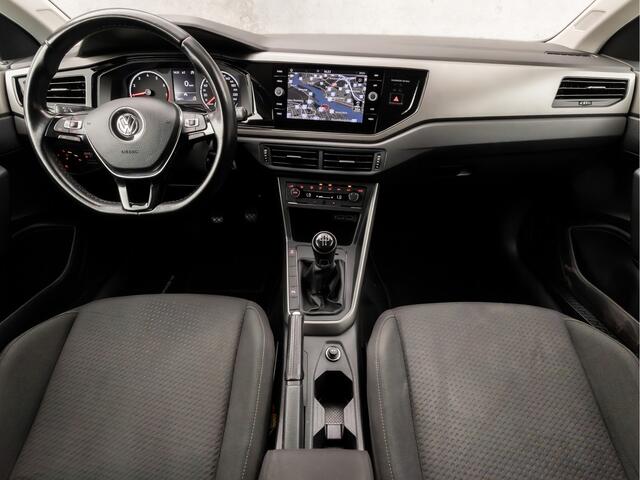 Volkswagen POLO 1.0 TSI Higline Sportline (APPLE CARPLAY, GROOT NAVI, CLIMATE, ADAPTIVE CRUISE, SPORTSTOELEN, GETINT GLAS, LM VELGEN, PARKEERSENSOREN, NIEUWE APK, NIEUWSTAAT)