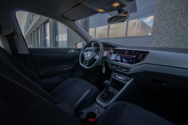 Volkswagen POLO 1.0 TSI Highline | LED | Camera | Carplay Voorbereiding | ACC | Climate | Bluetooth | Stoelverwarming | 17 Inch Velgen | Multi Stuur | 1 Eigenaar | Dealer Onderhouden | Garantie