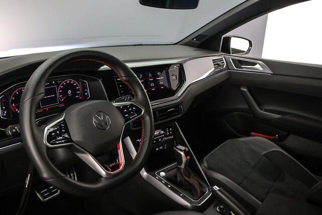 Volkswagen POLO GTI 2.0 TSI 207pk DSG Automaat Panoramadak, Adaptive cruise control, LED matrix koplampen, Achteruitrijcamera, Navigatie, Stoelverwarming, Parkeersensoren