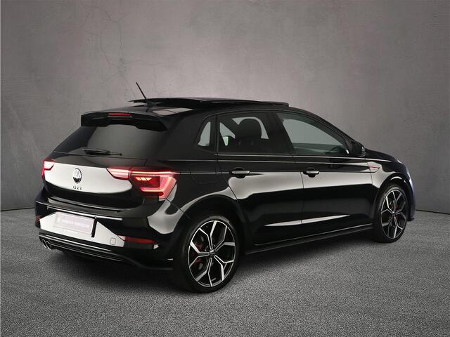 Volkswagen POLO GTI 2.0 TSI 207pk DSG Automaat Panoramadak, Adaptive cruise control, LED matrix koplampen, Achteruitrijcamera, Navigatie, Stoelverwarming, Parkeersensoren