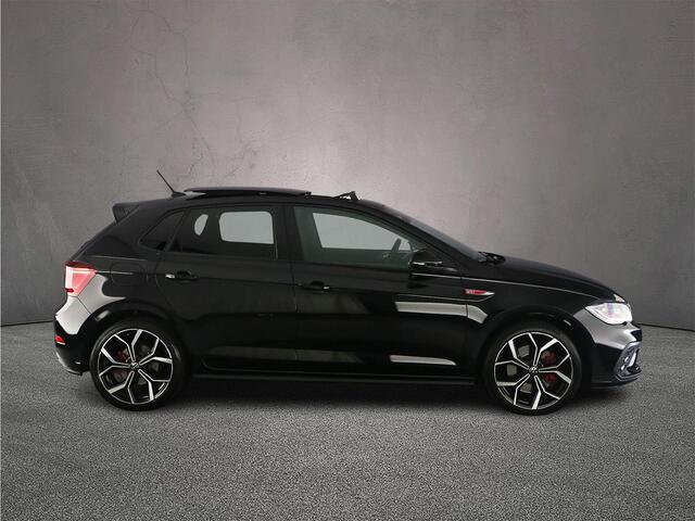Volkswagen POLO GTI 2.0 TSI 207pk DSG Automaat Panoramadak, Adaptive cruise control, LED matrix koplampen, Achteruitrijcamera, Navigatie, Stoelverwarming, Parkeersensoren