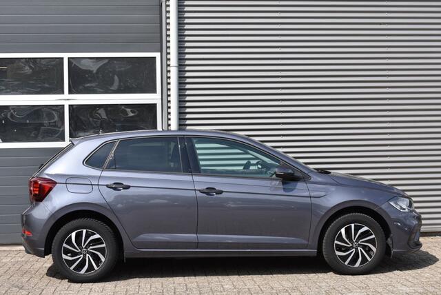 Volkswagen POLO 1.0 TSI LIFE / ACHTERUITRIJCAMERA / ADAP. CRUISE CONTROL / LANE ASSIST