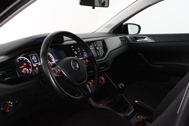 Volkswagen POLO 1.0 MPI Comfortline > Cruise control/Carplay/Getint glas/18inch/all season banden