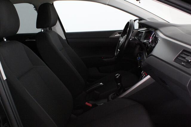 Volkswagen POLO 1.0 MPI Comfortline > Cruise control/Carplay/Getint glas/18inch/all season banden