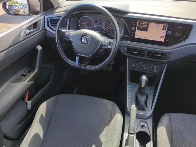 Volkswagen POLO 1.0 TSI Comfortline / Navigatie / Parkeersensoren / Automaat /