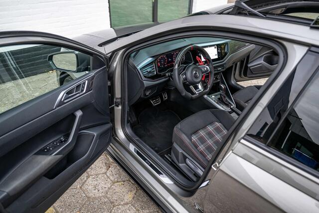 Volkswagen POLO 2.0 TSI GTI Sportuitlaat Carbon Stuur Pano Beats