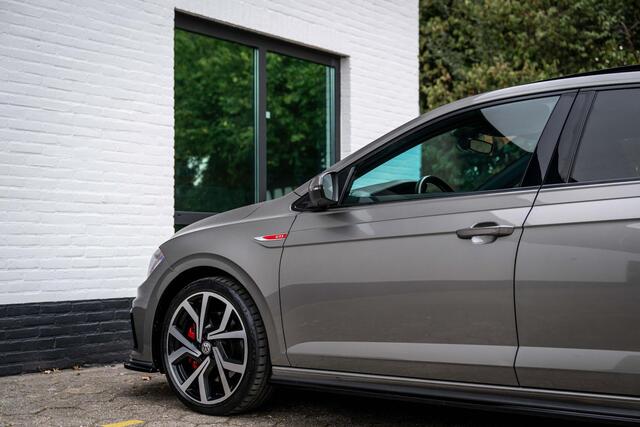 Volkswagen POLO 2.0 TSI GTI Sportuitlaat Carbon Stuur Pano Beats