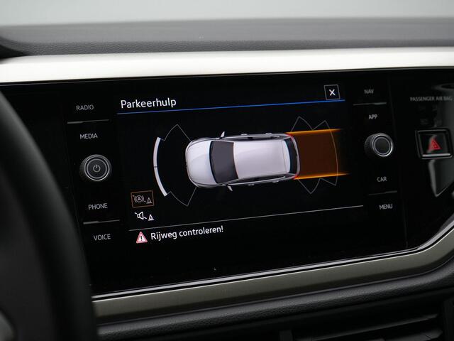 Volkswagen POLO 1.0 TSI 95 pk DSG Move | Panoramadak | Navigatie | Parkeersensoren voor/achter | Stoelverwarming