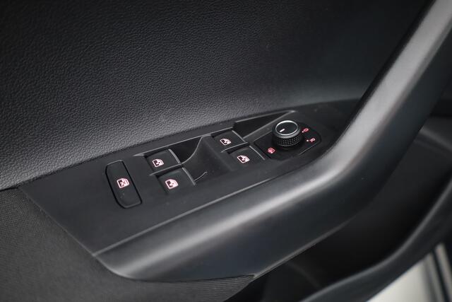 Volkswagen POLO 1.0 TSI Highline | Navi | All Seasons | PDC V+A | Stoelverw. | Bluetooth
