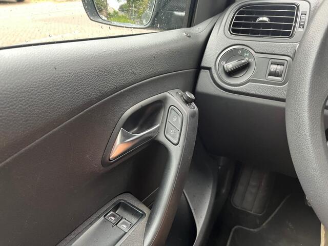 Volkswagen POLO 1.0 COMFORTLINE 5-DEURS / AIRCO-ECC / ELEK. RAMEN / DAB